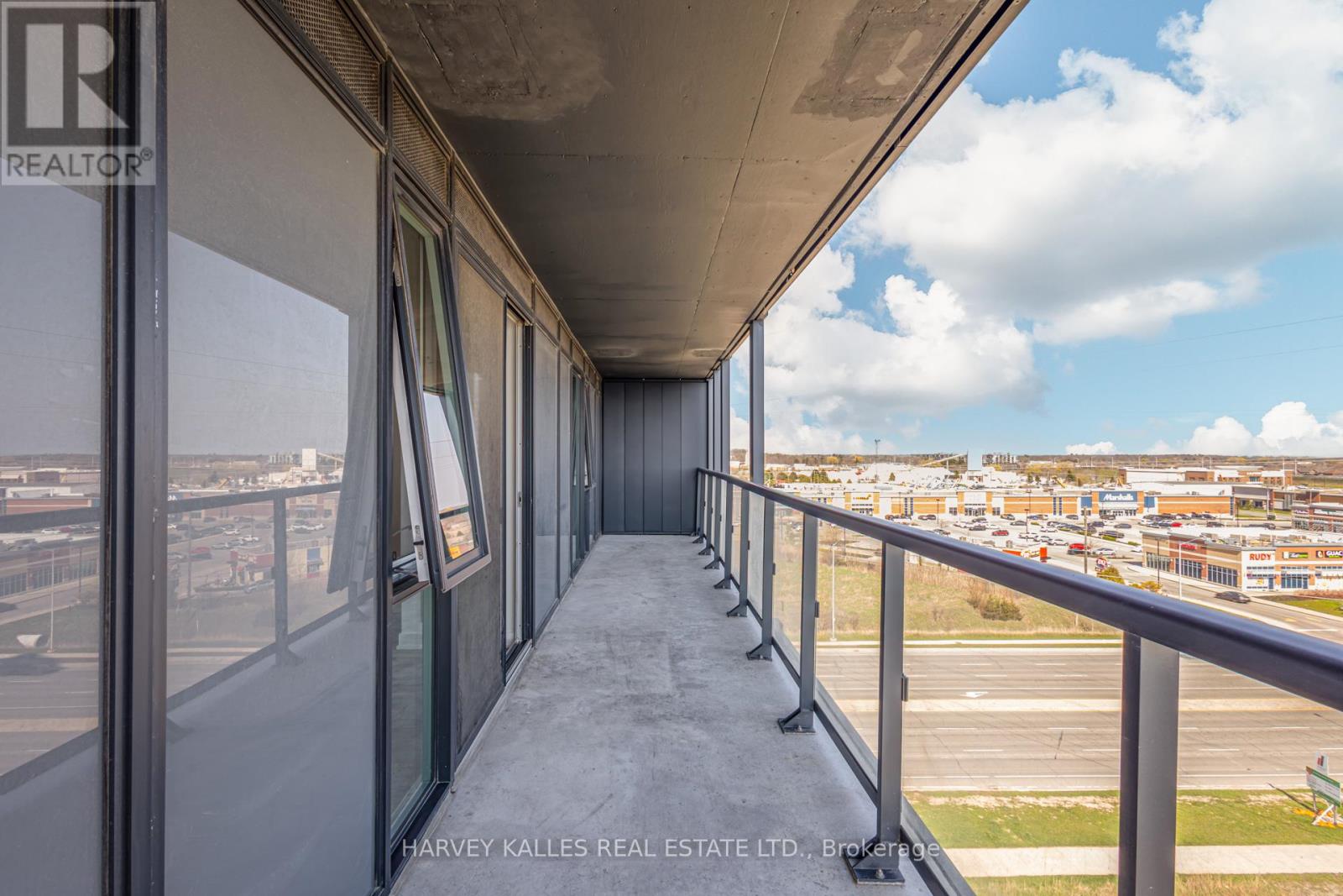 B814 - 3200 DAKOTA COMMON