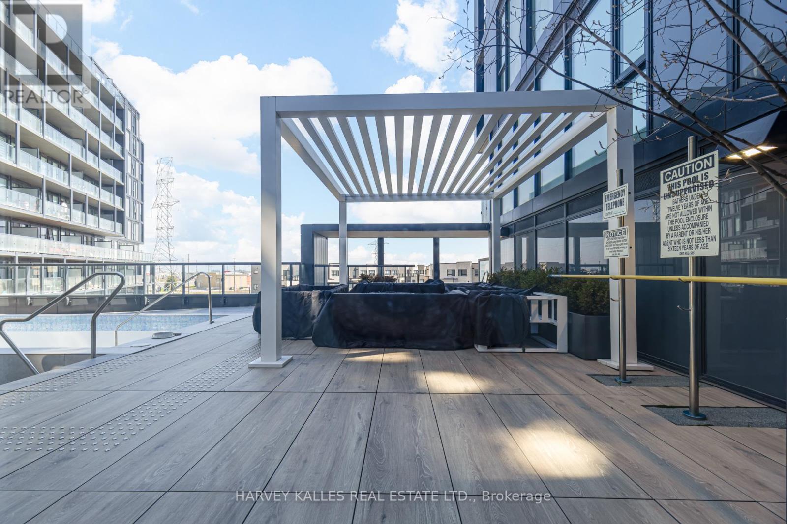 B814 - 3200 DAKOTA COMMON