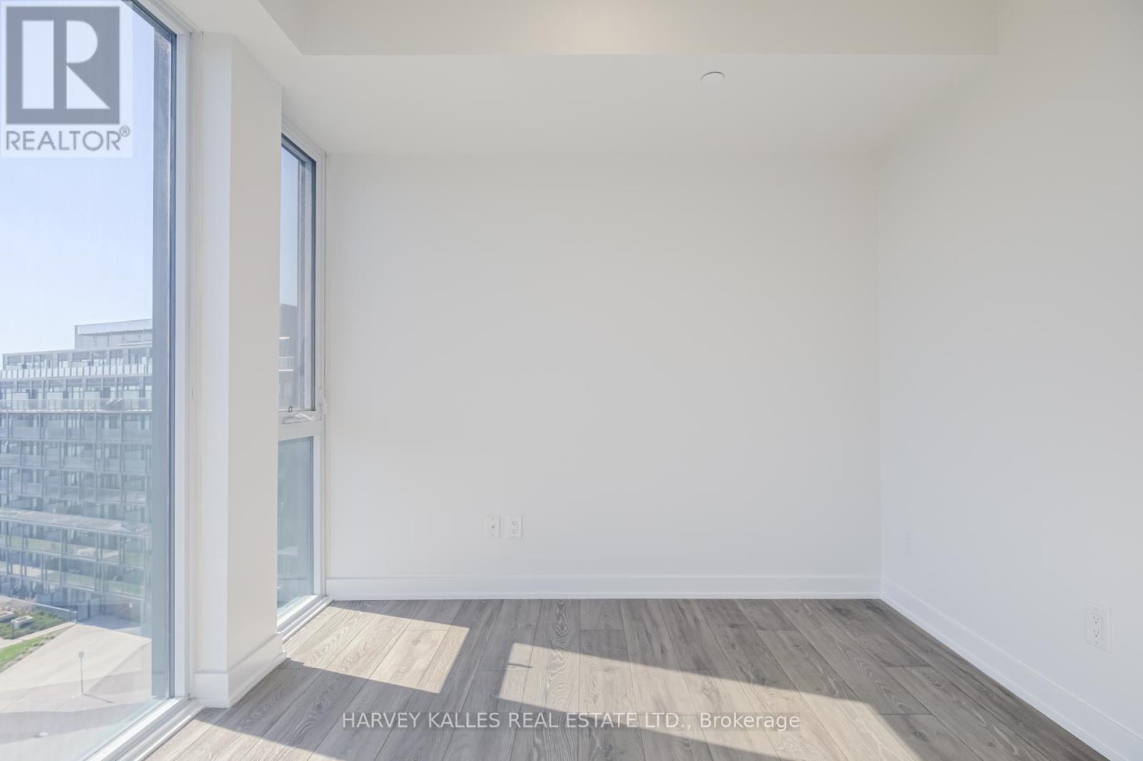 B814 - 3200 DAKOTA COMMON