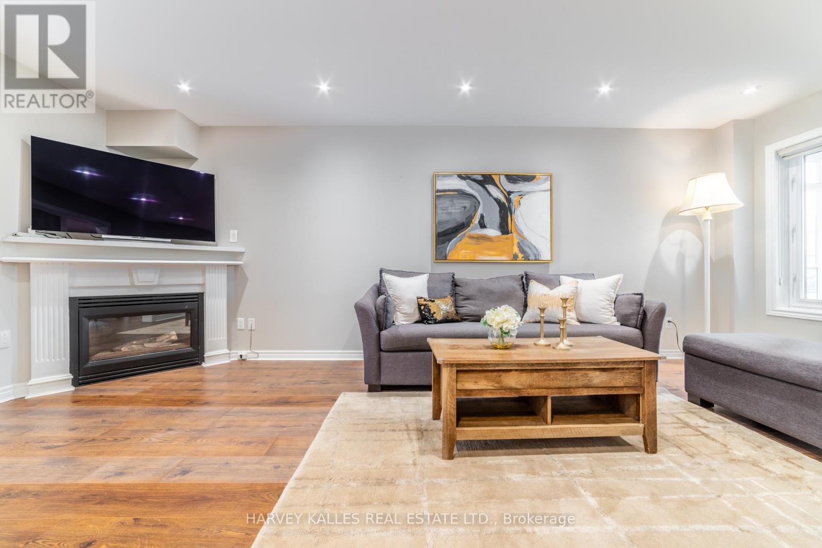 542 LEATHERLEAF DRIVE