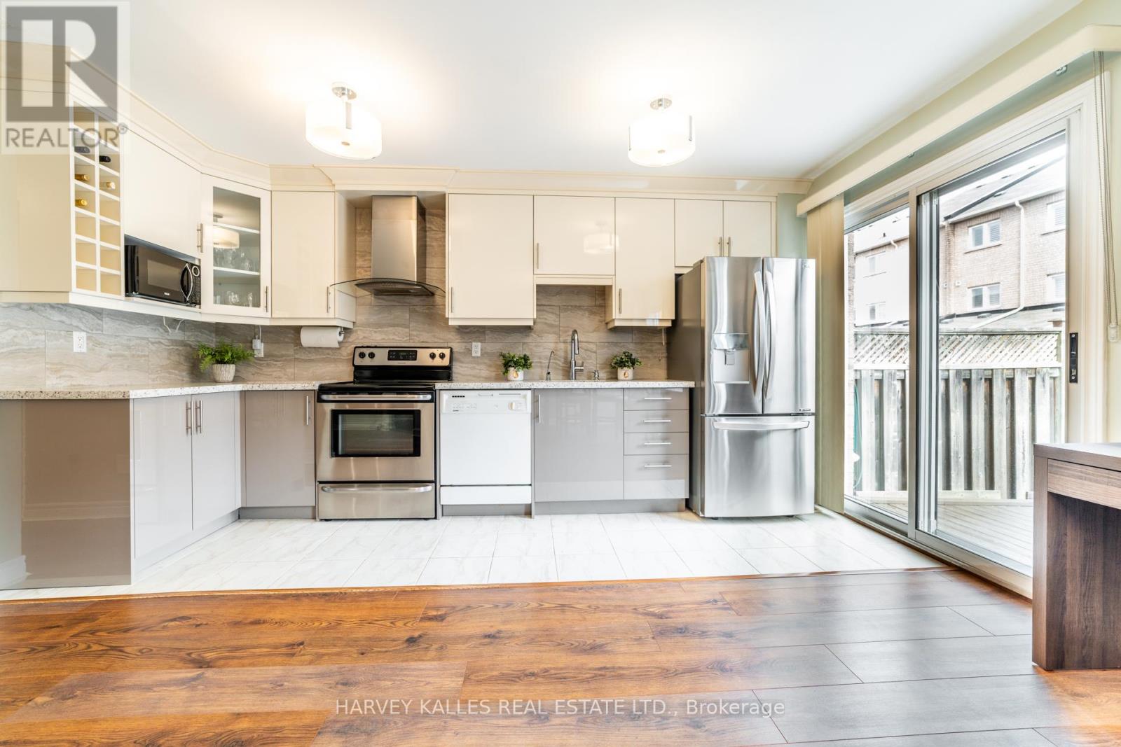 542 LEATHERLEAF DRIVE