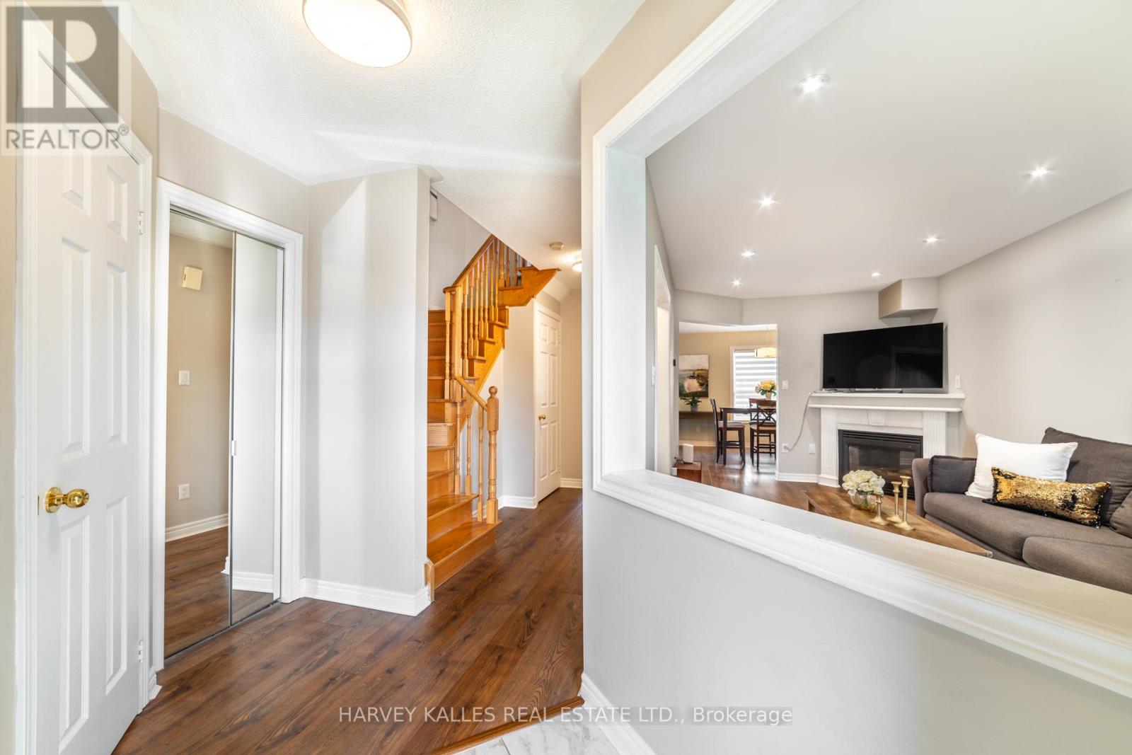 542 LEATHERLEAF DRIVE
