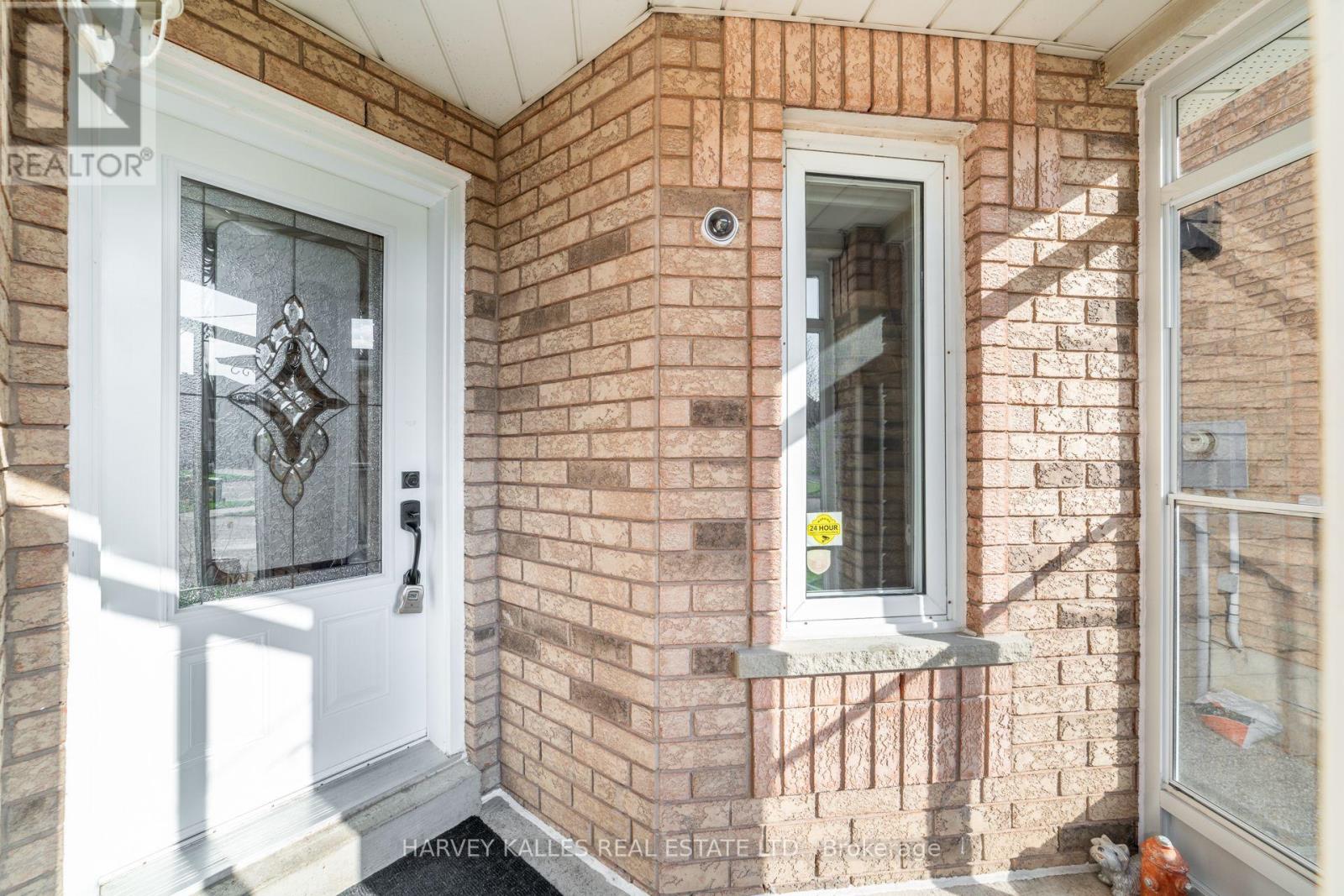 542 LEATHERLEAF DRIVE