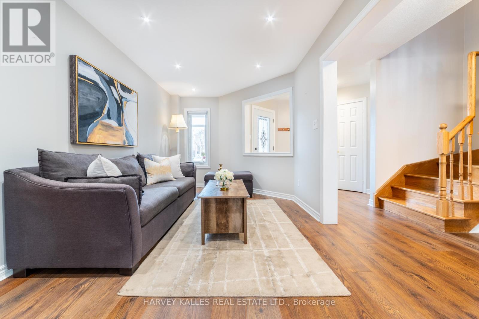 542 LEATHERLEAF DRIVE
