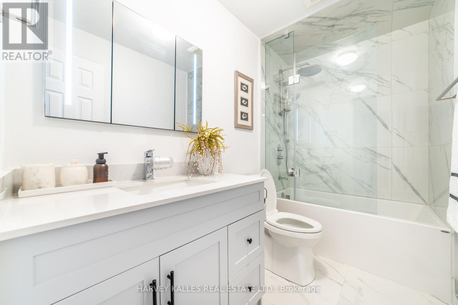 542 LEATHERLEAF DRIVE
