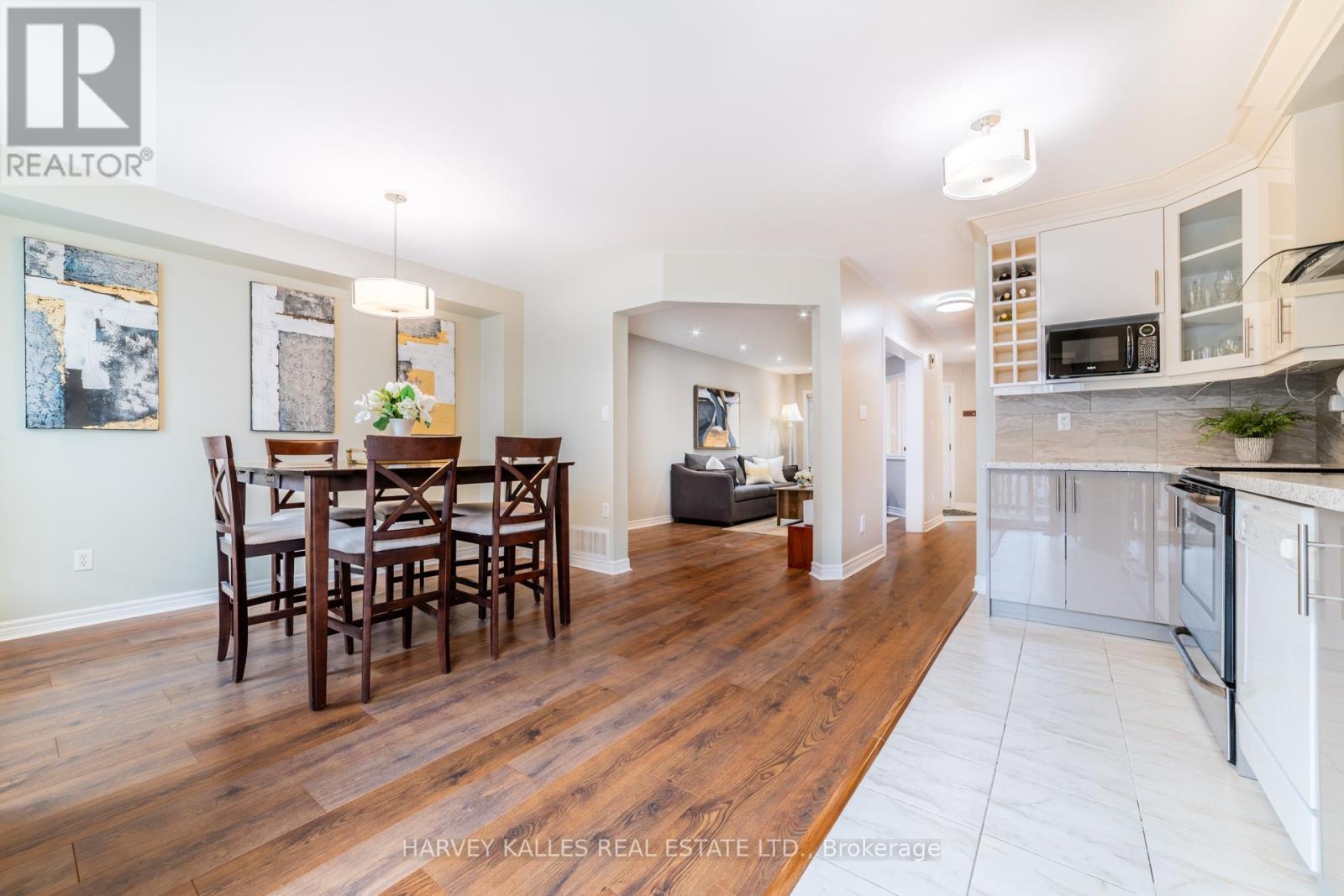 542 LEATHERLEAF DRIVE
