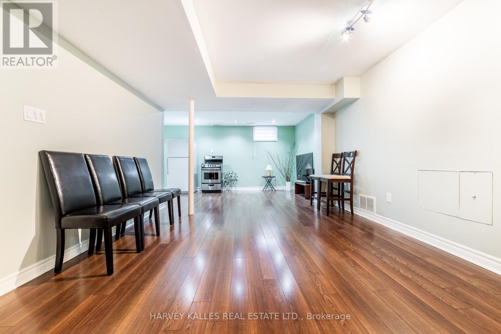 542 LEATHERLEAF DRIVE