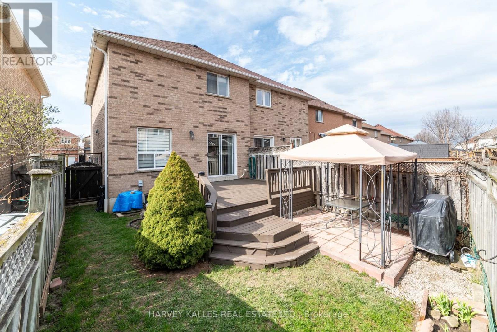542 LEATHERLEAF DRIVE