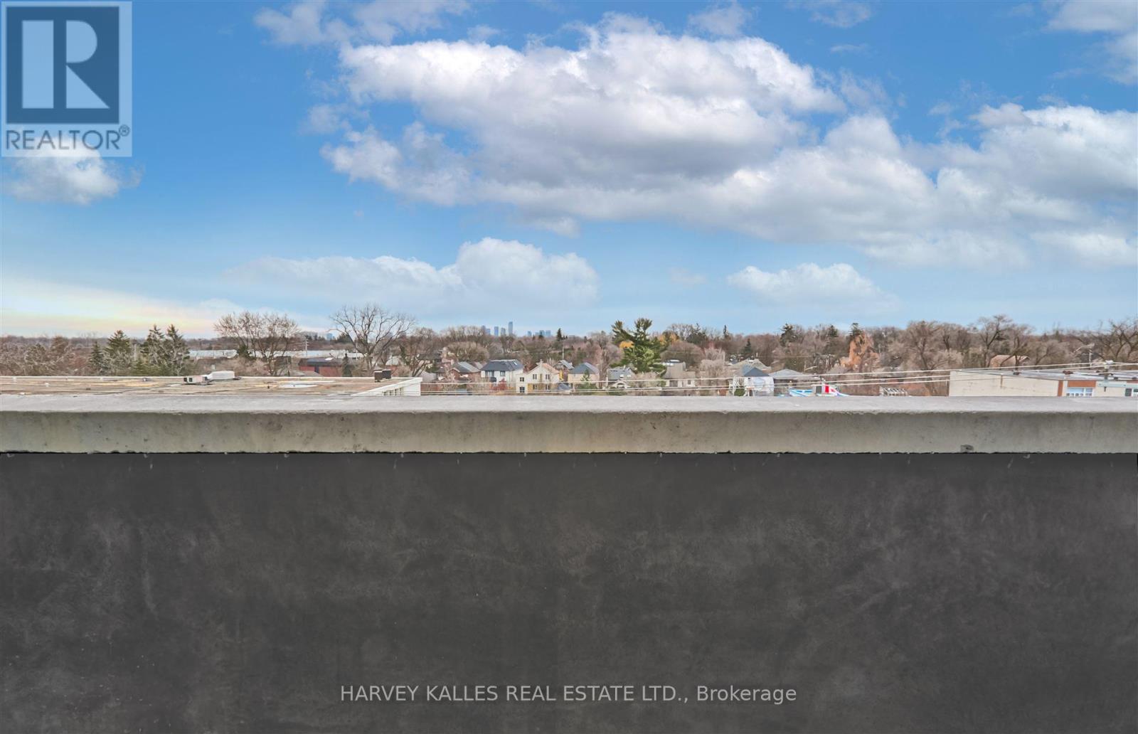 412 - 4208 DUNDAS STREET W