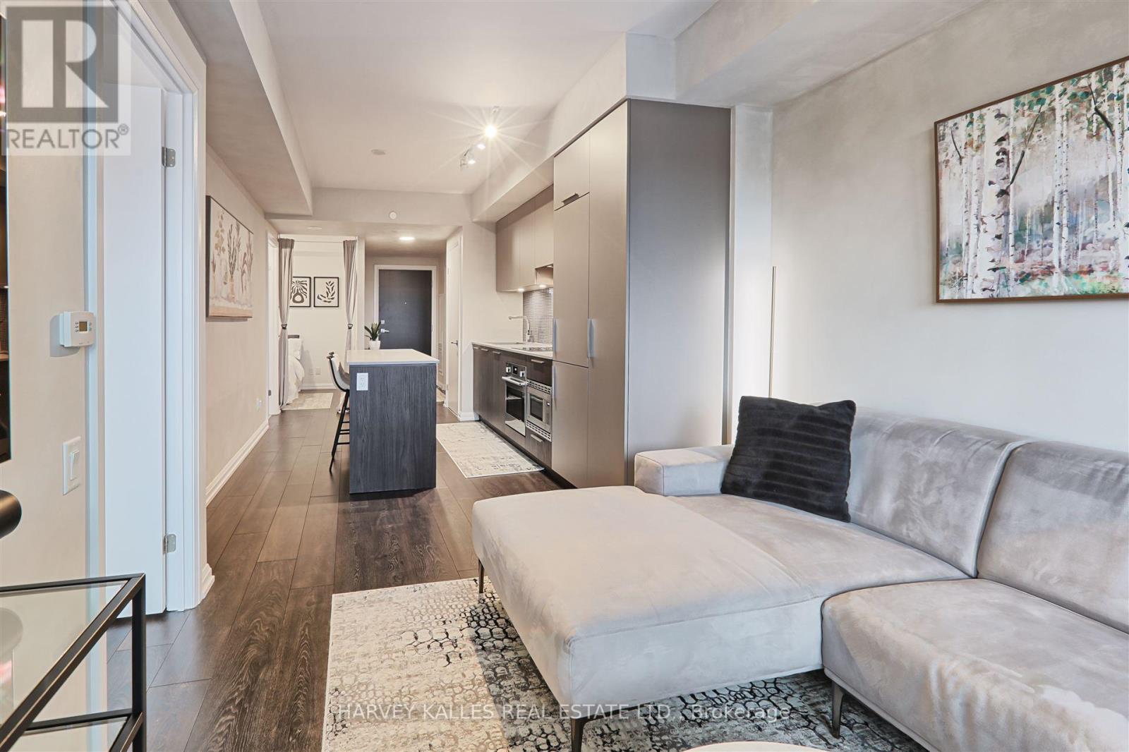 412 - 4208 DUNDAS STREET W