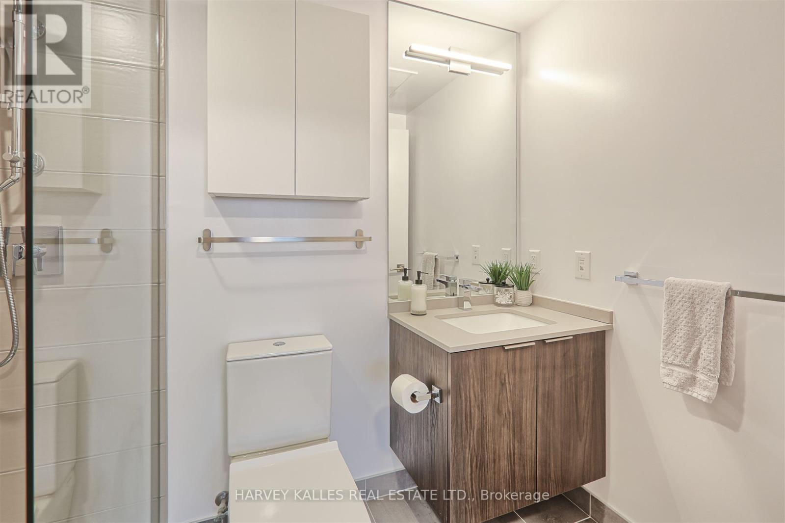 412 - 4208 DUNDAS STREET W