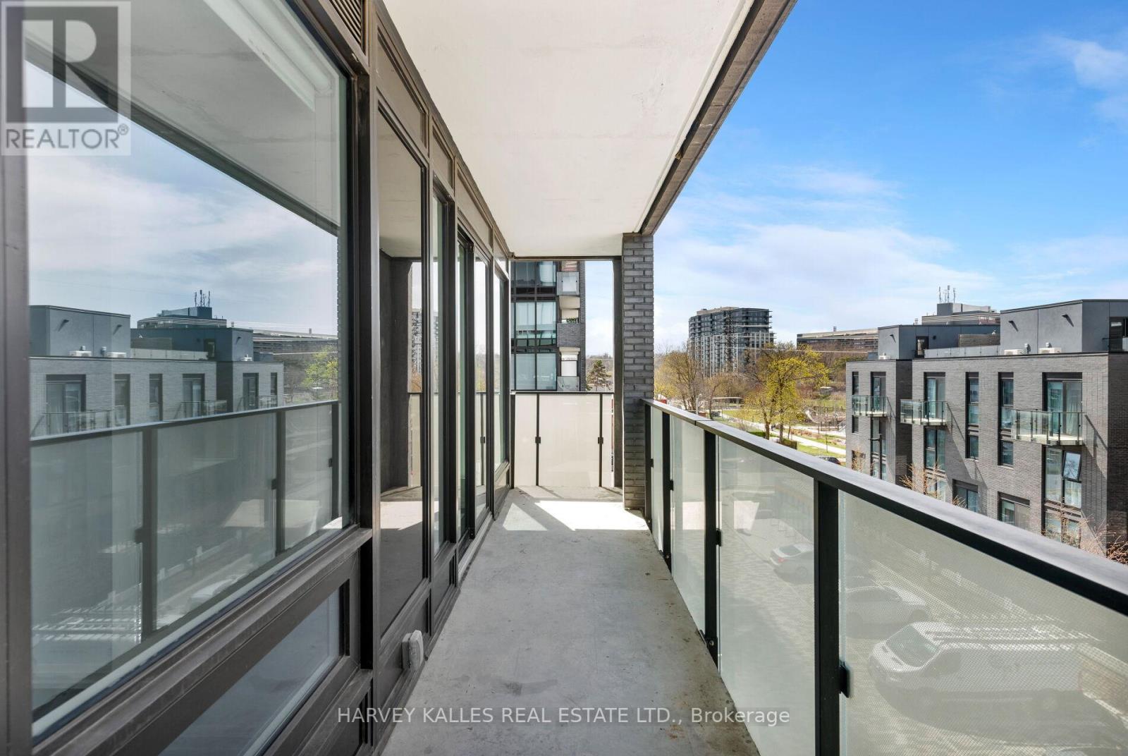 301 - 4208 DUNDAS STREET W