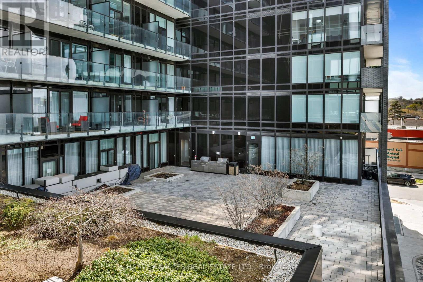 301 - 4208 DUNDAS STREET W