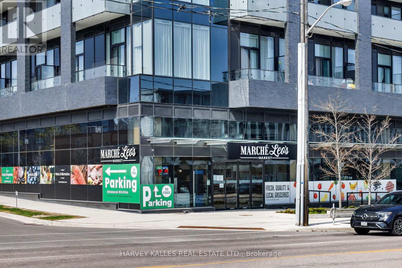 301 - 4208 DUNDAS STREET W