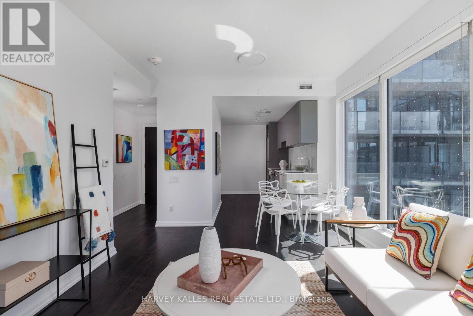 301 - 4208 DUNDAS STREET W