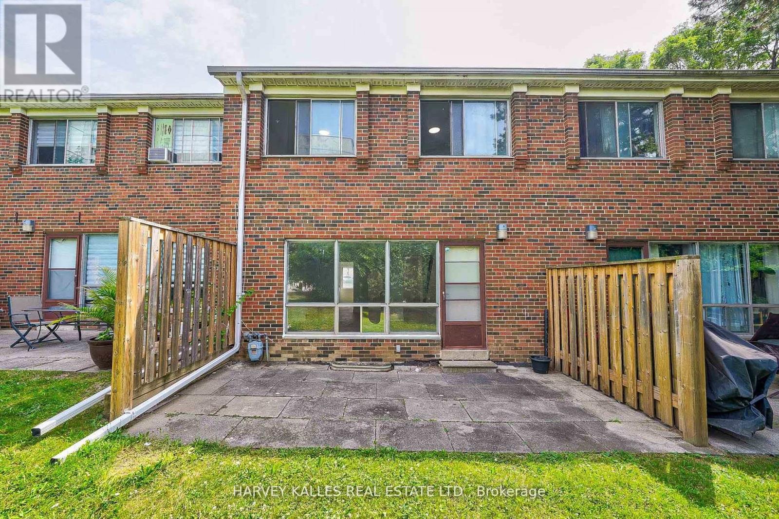 TH102 - 2012 SHEPPARD AVENUE W