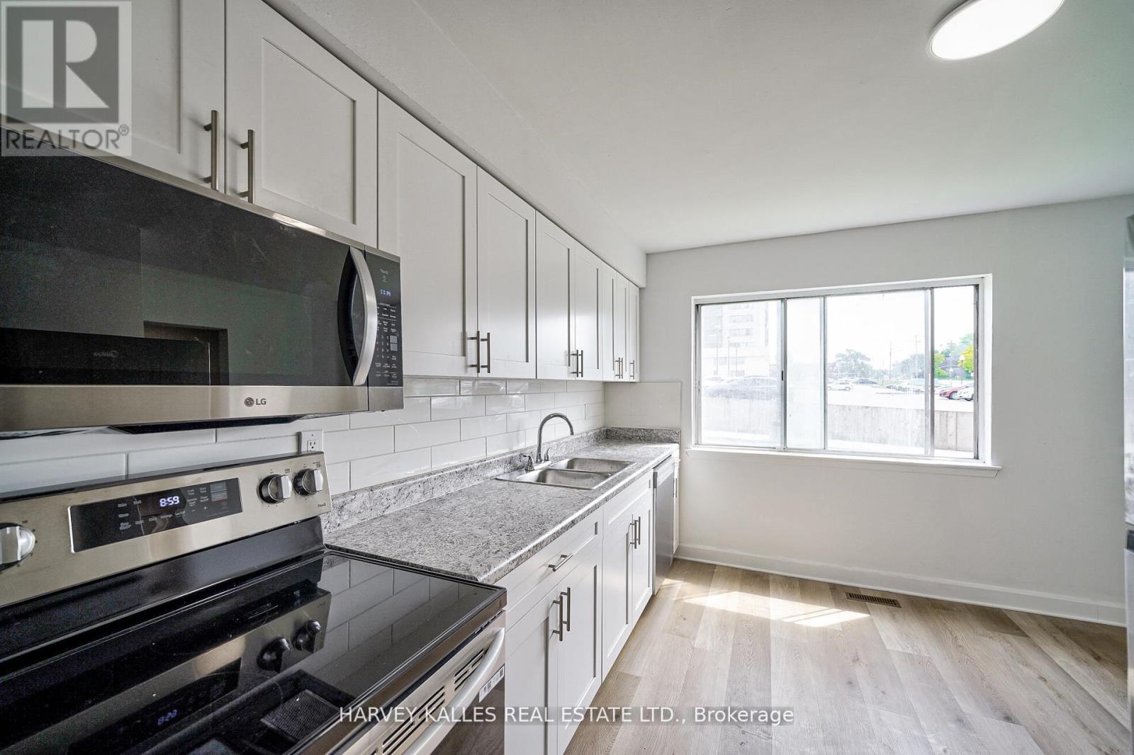 TH102 - 2012 SHEPPARD AVENUE W