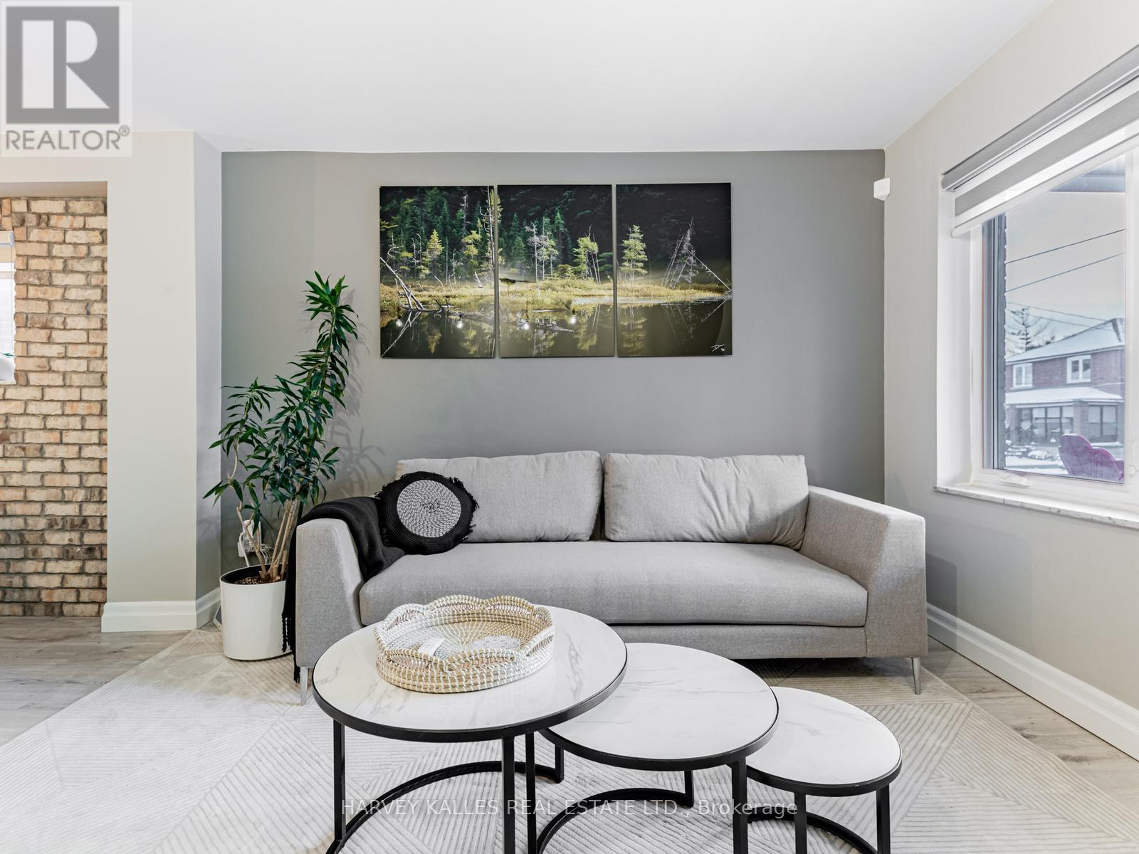 125 KANE AVENUE