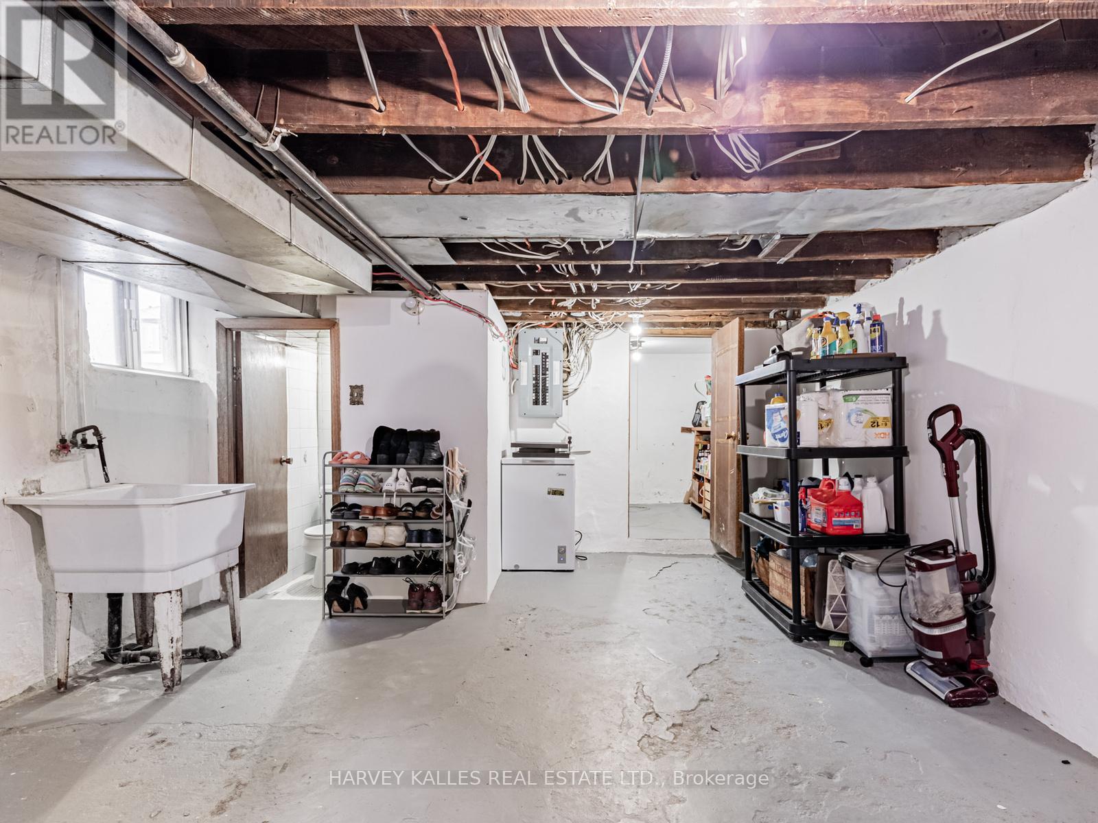125 KANE AVENUE