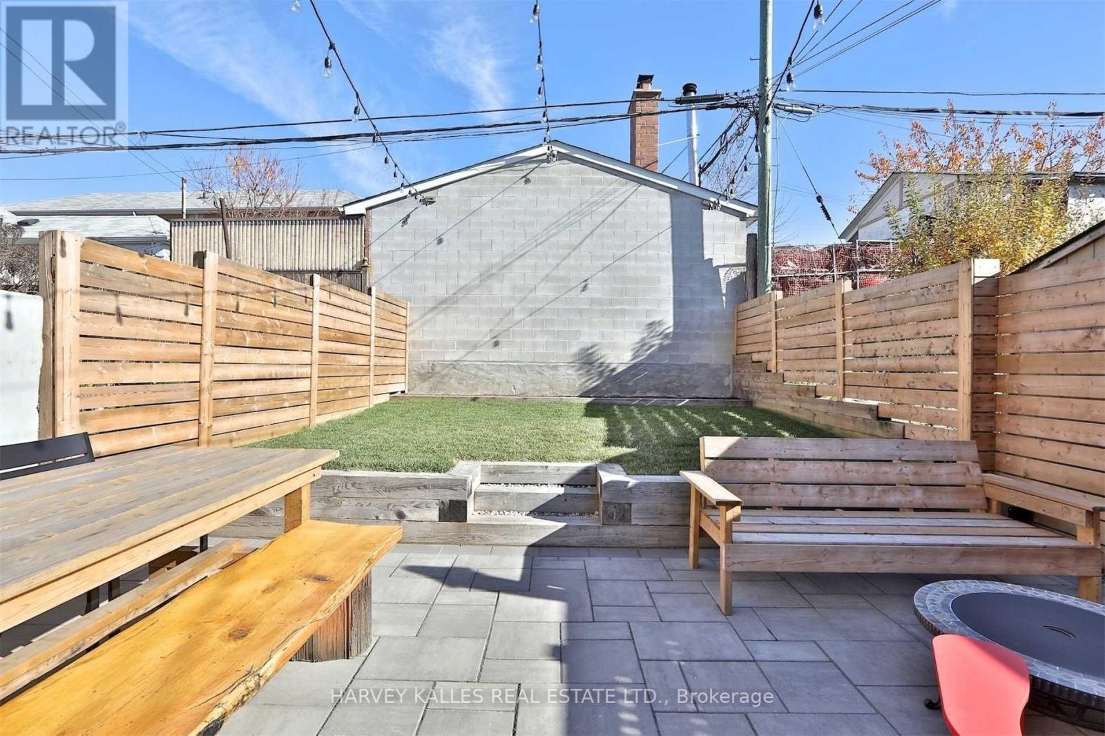 125 KANE AVENUE