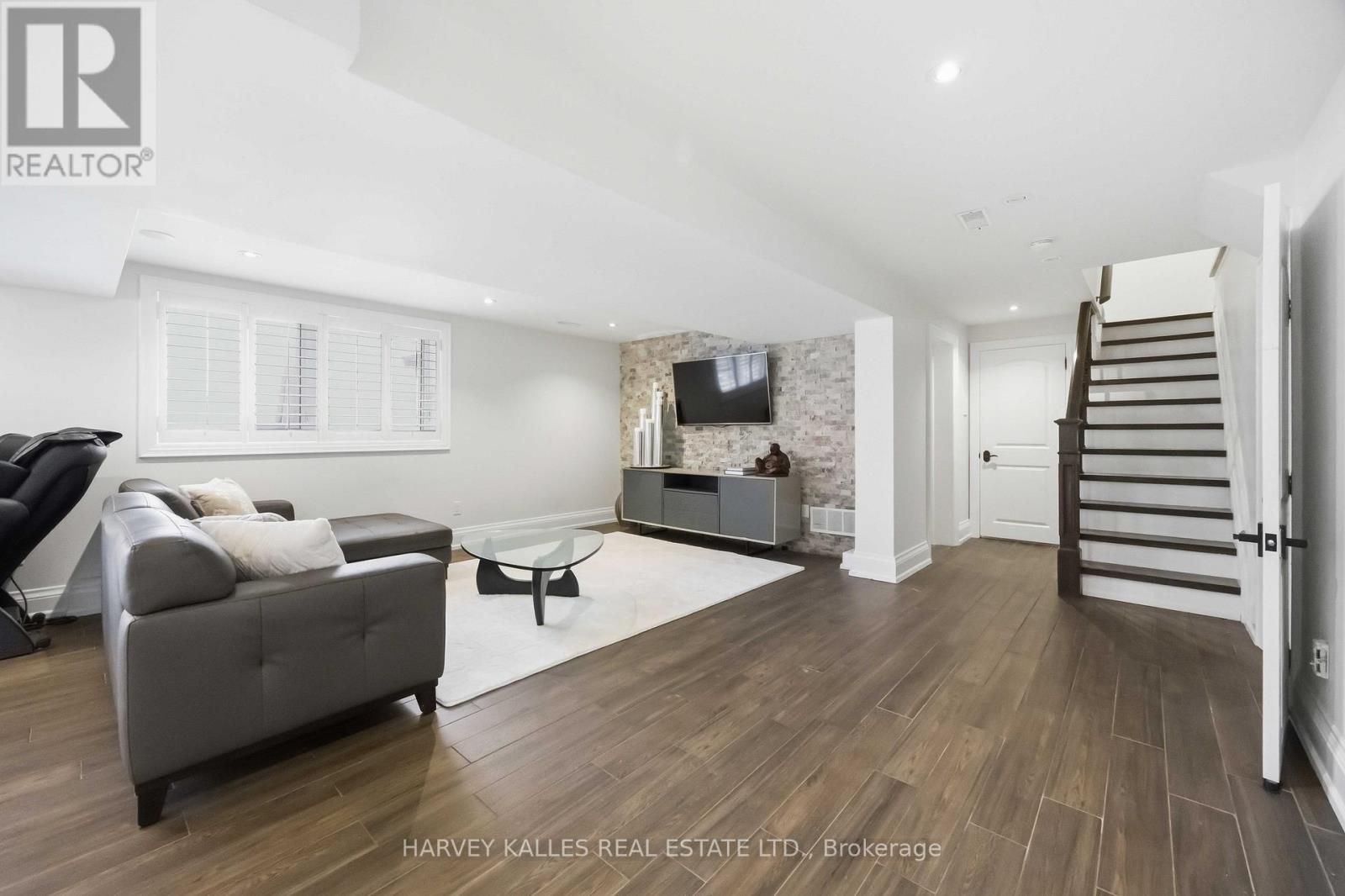 27 ASHLEY PARK ROAD