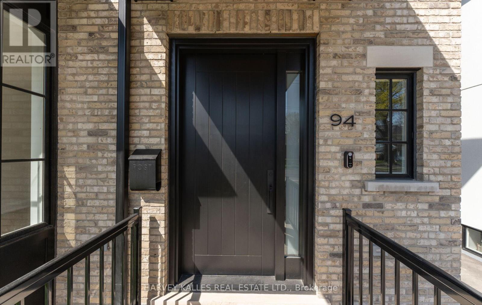 94 PRINCE EDWARD DRIVE S