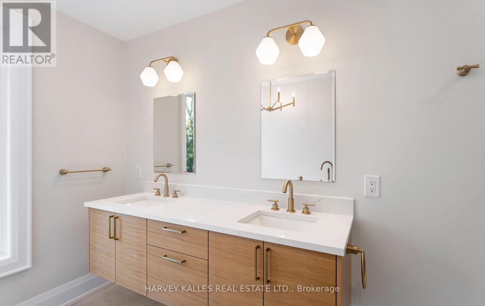 94 PRINCE EDWARD DRIVE S