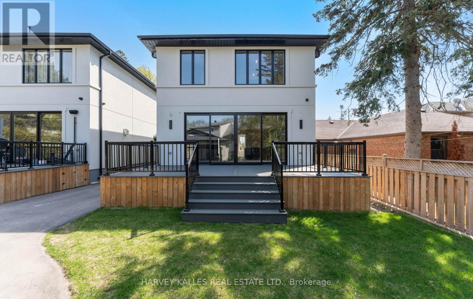 94 PRINCE EDWARD DRIVE S