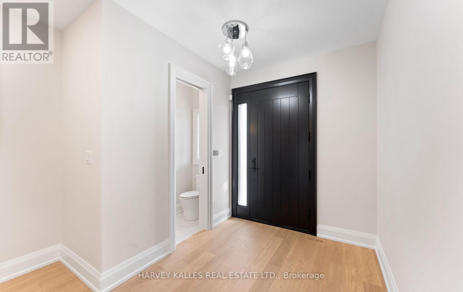 94 PRINCE EDWARD DRIVE S