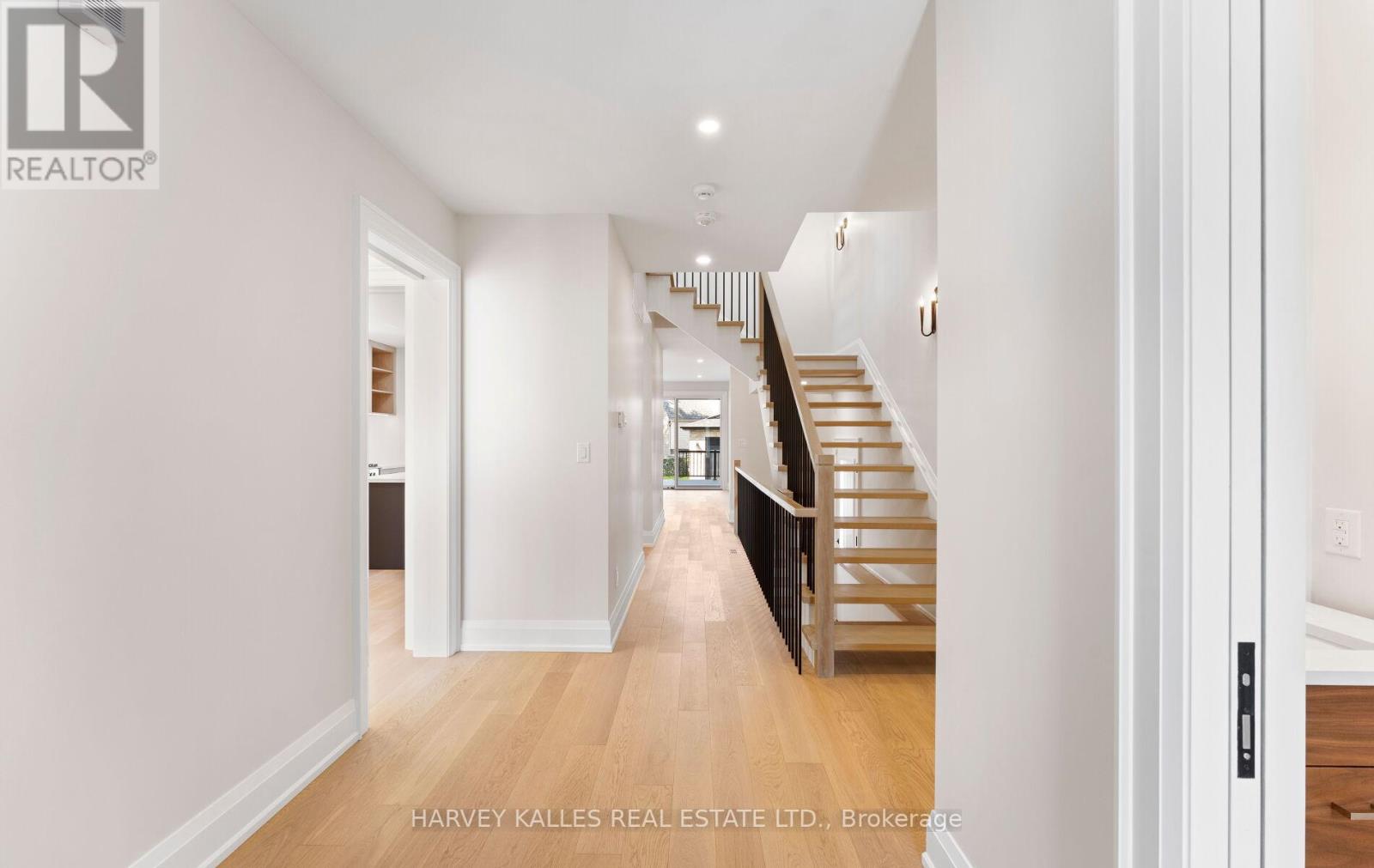 94 PRINCE EDWARD DRIVE S
