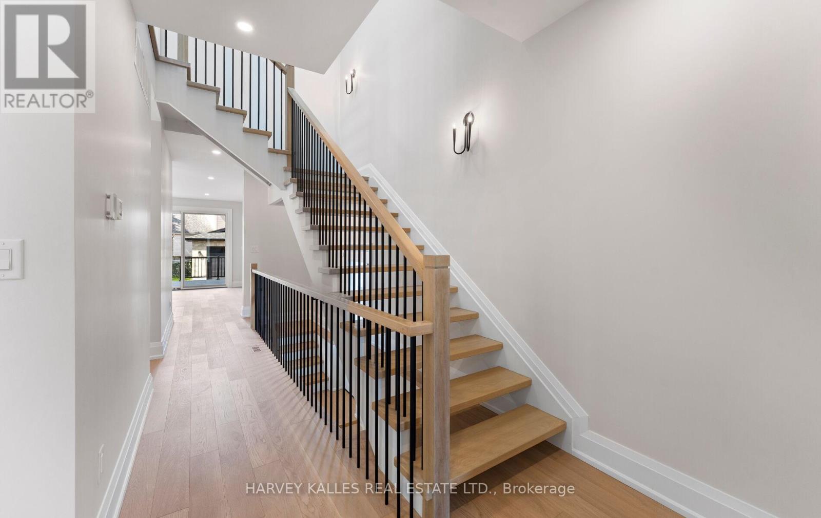 94 PRINCE EDWARD DRIVE S
