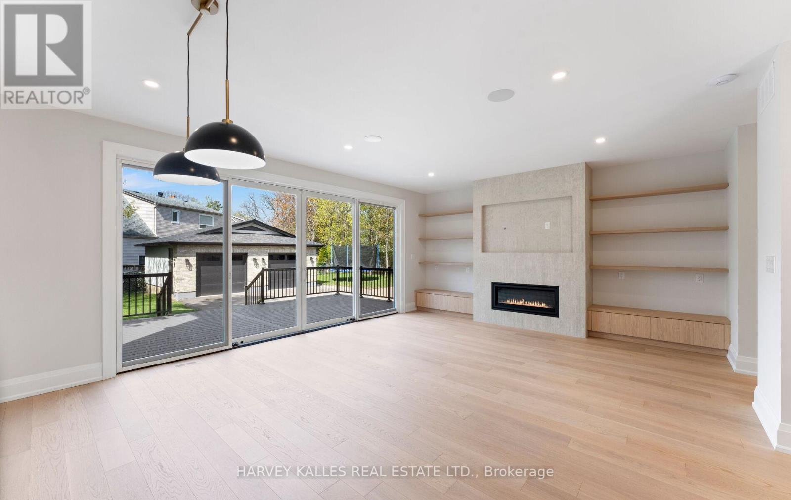 94 PRINCE EDWARD DRIVE S