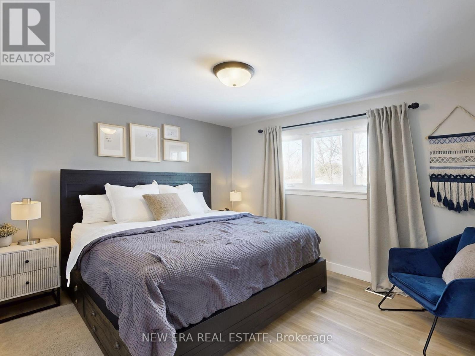 2611 TRUSCOTT DRIVE