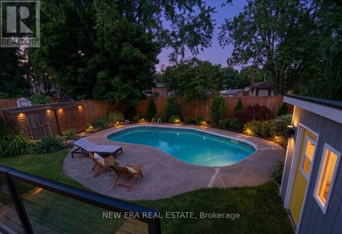 2611 TRUSCOTT DRIVE