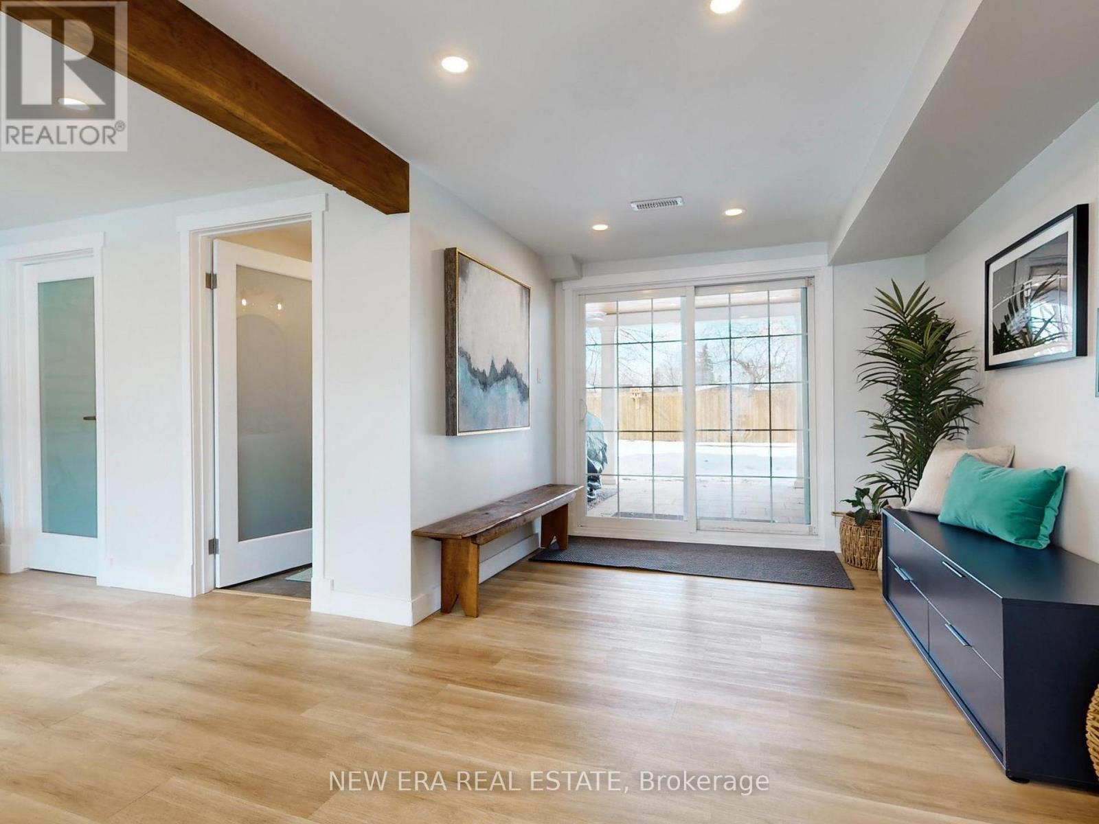 2611 TRUSCOTT DRIVE