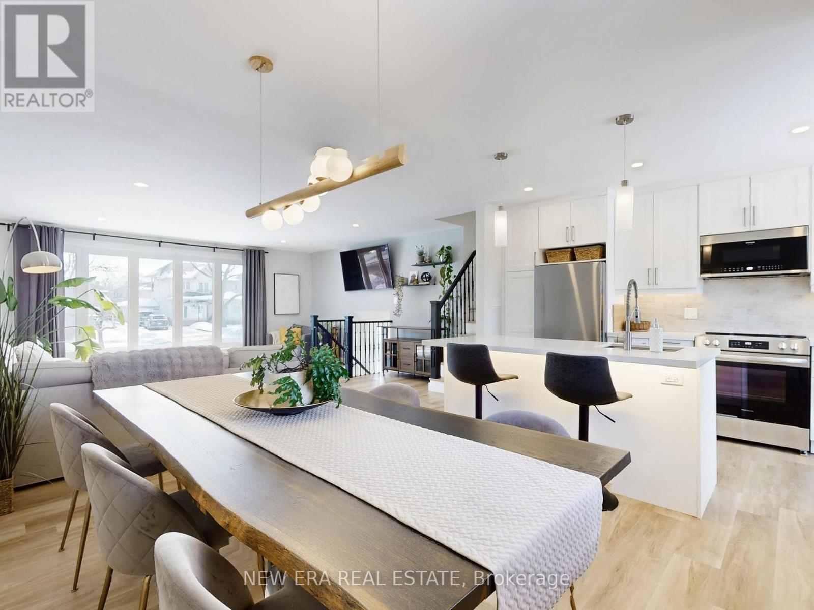2611 TRUSCOTT DRIVE