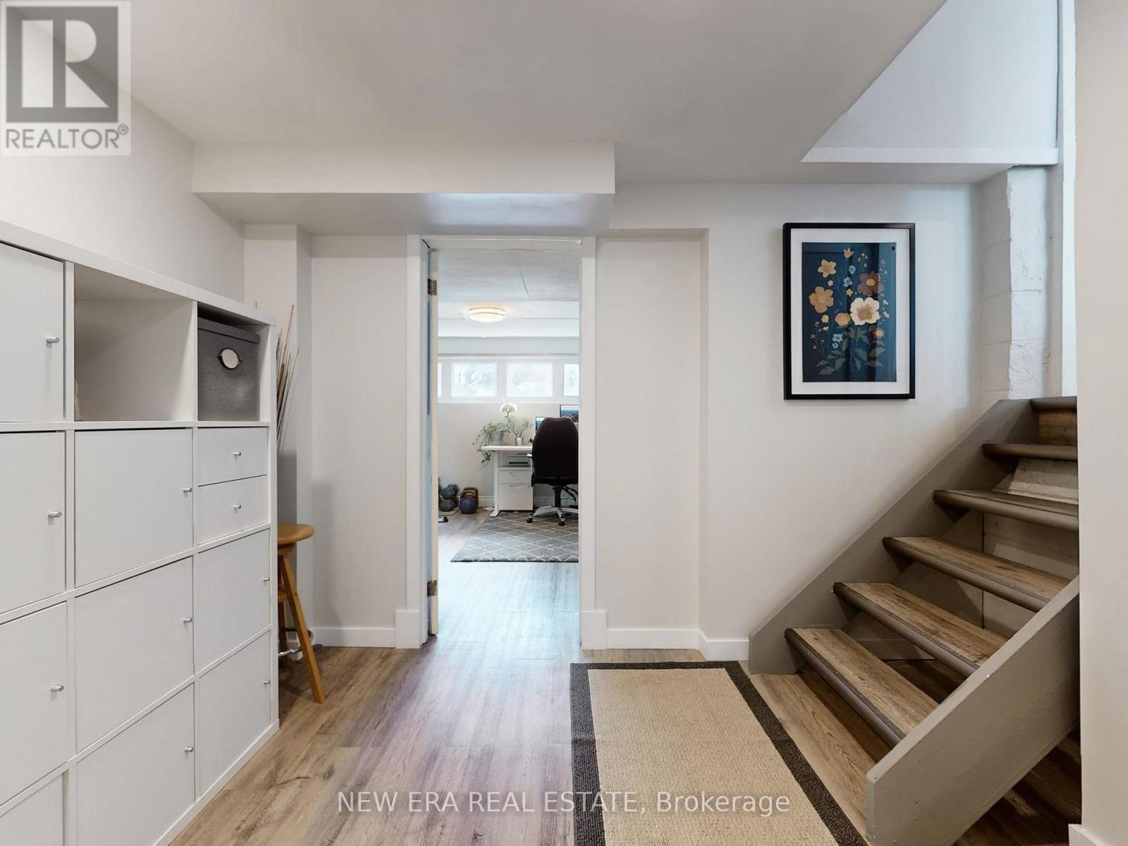 2611 TRUSCOTT DRIVE