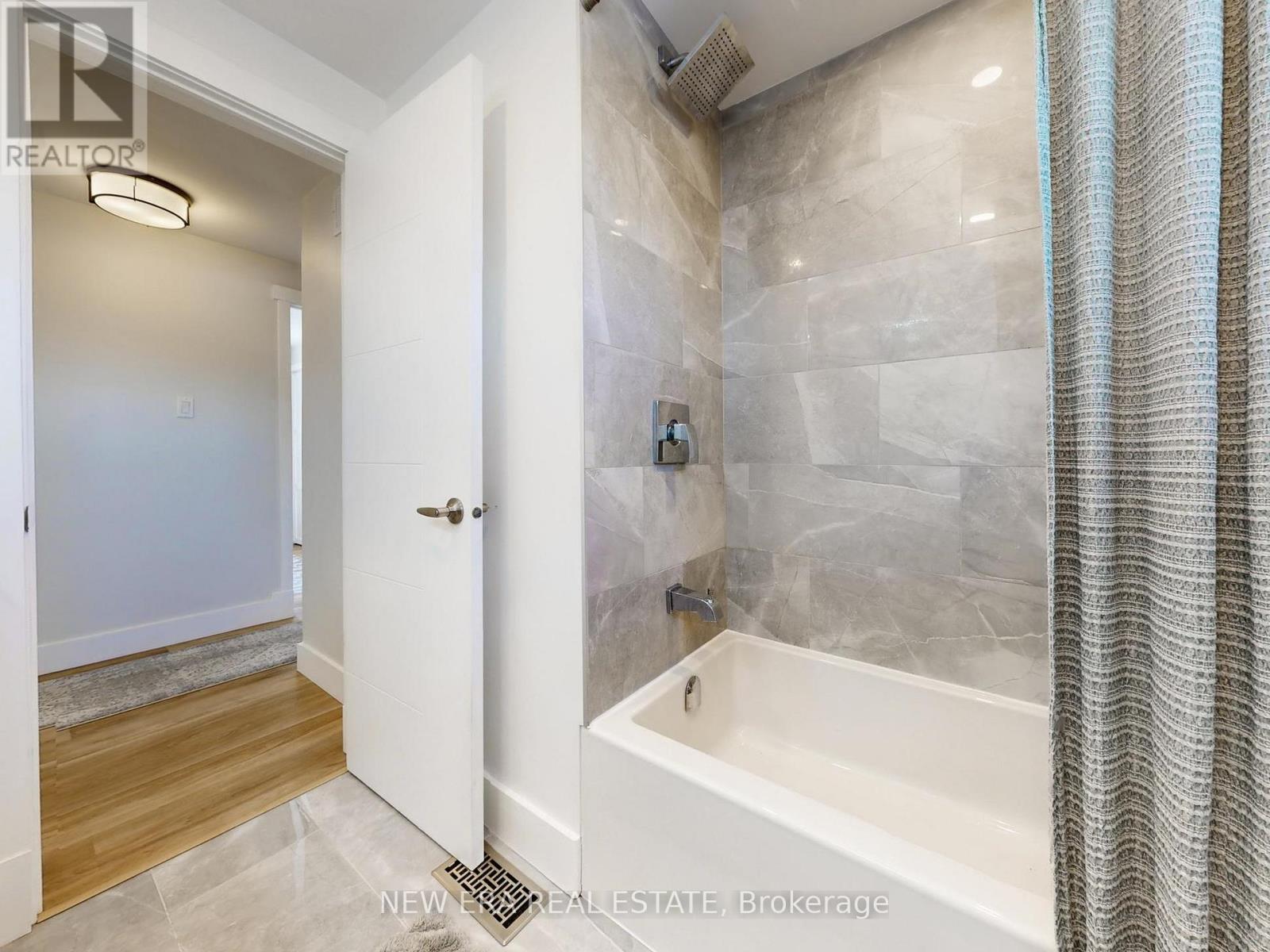 2611 TRUSCOTT DRIVE