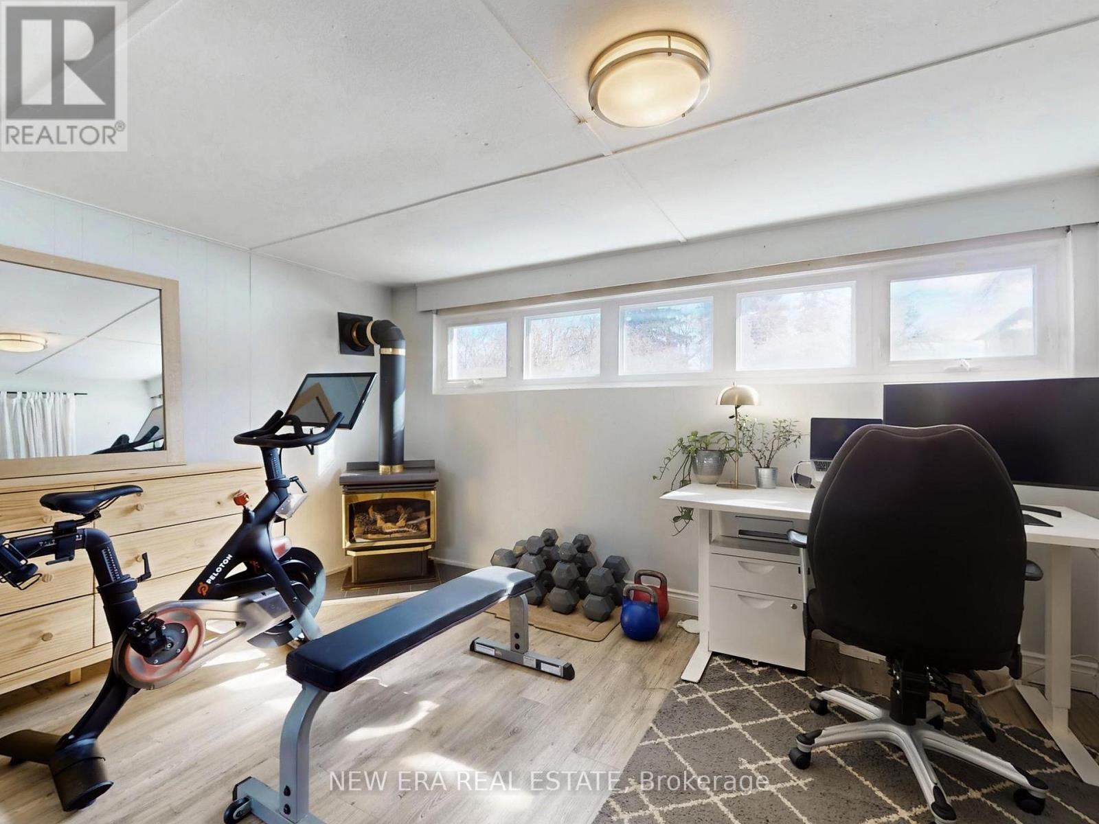 2611 TRUSCOTT DRIVE