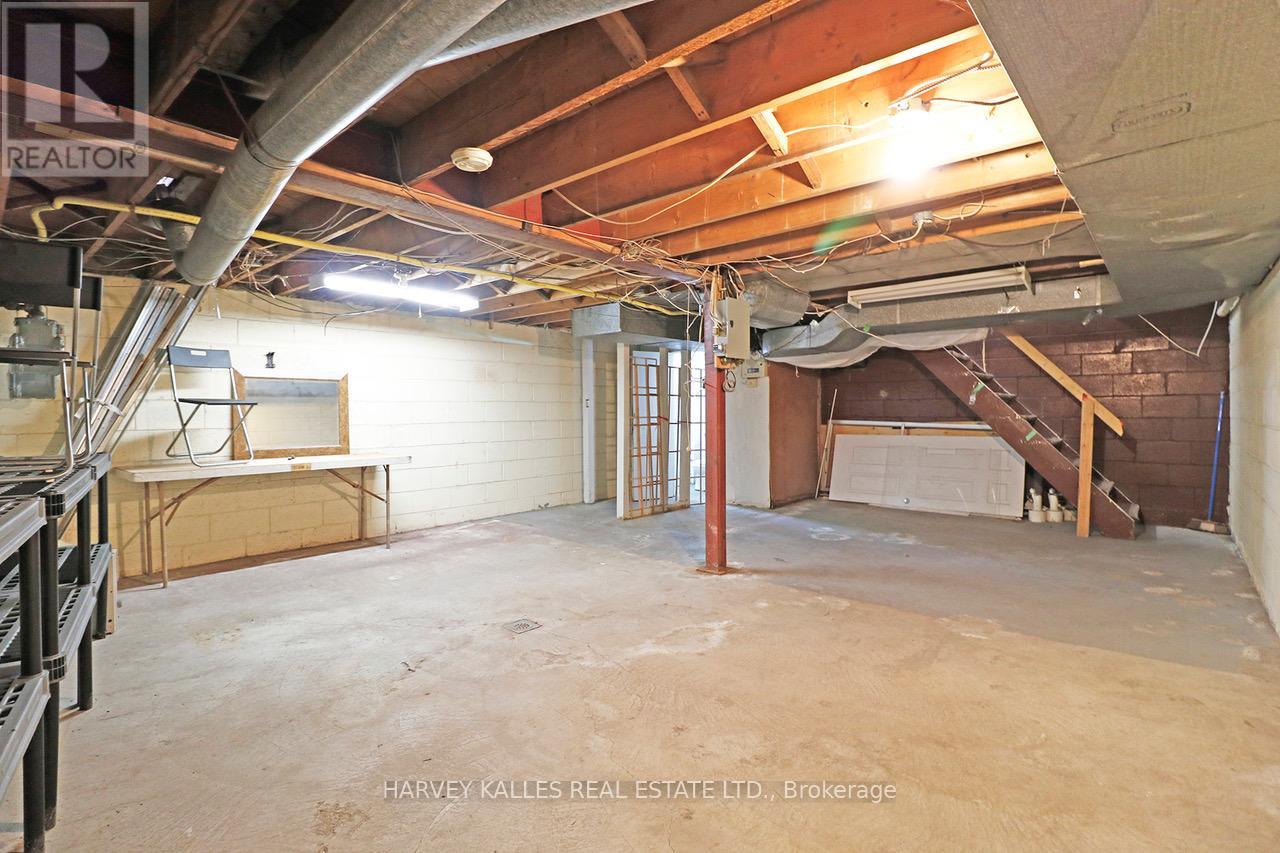 3811 LAKE SHORE BOULEVARD W