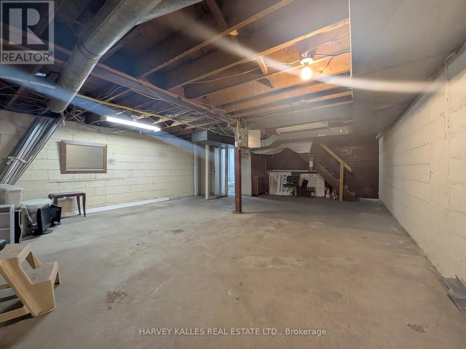 3811 LAKE SHORE BOULEVARD W