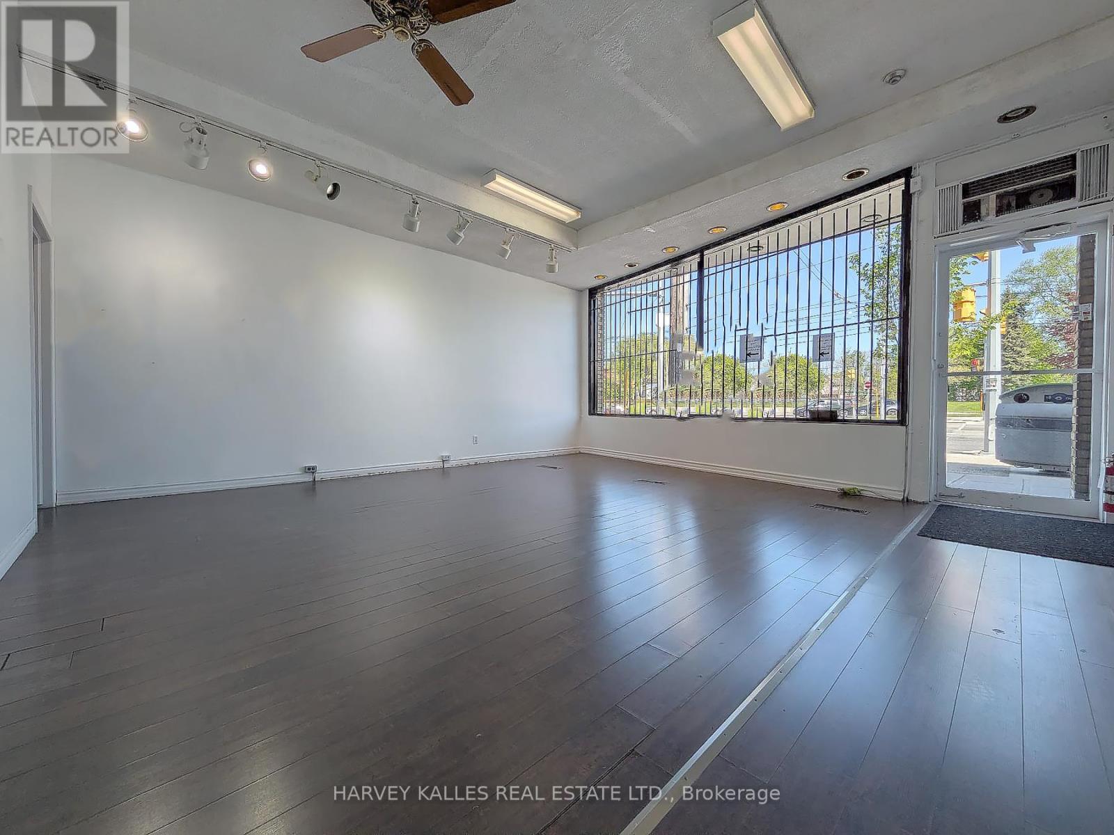 3811 LAKE SHORE BOULEVARD W