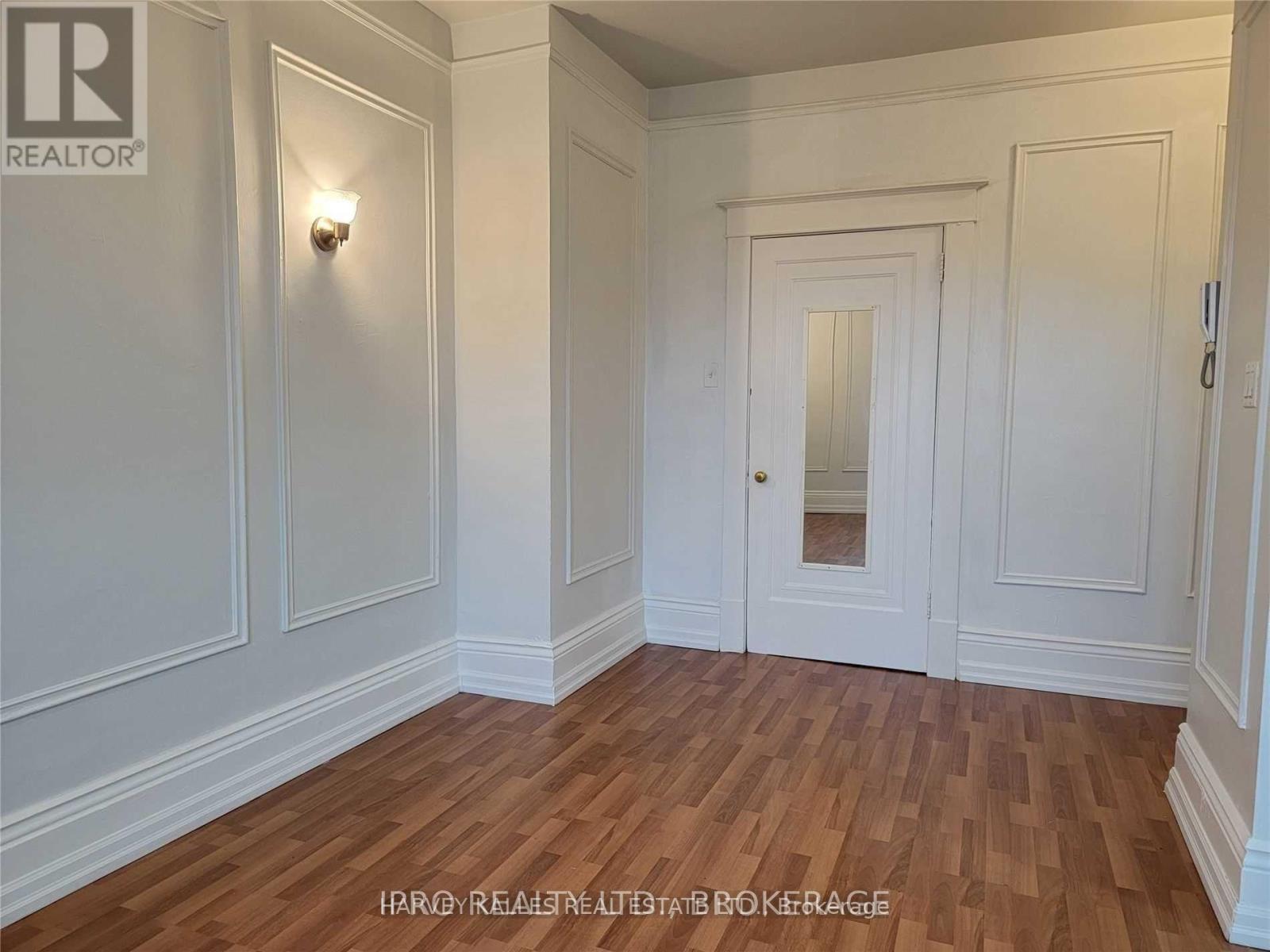 F - 757 DOVERCOURT ROAD