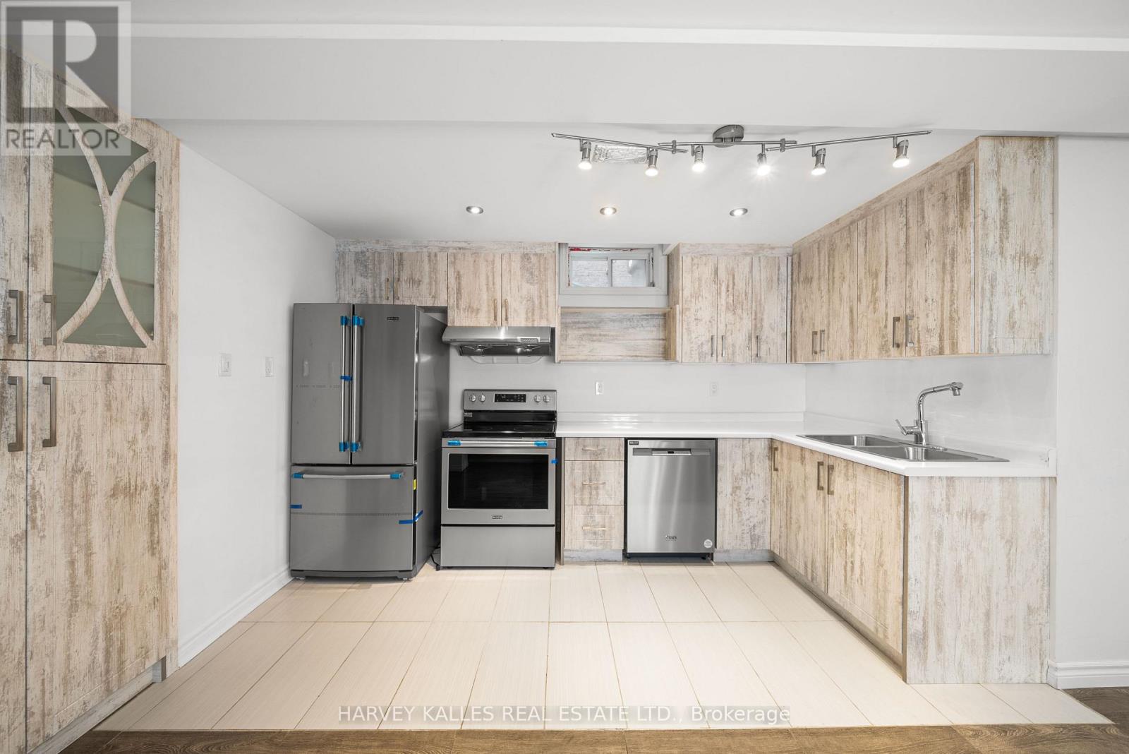 36 BOUNDBROOK DRIVE