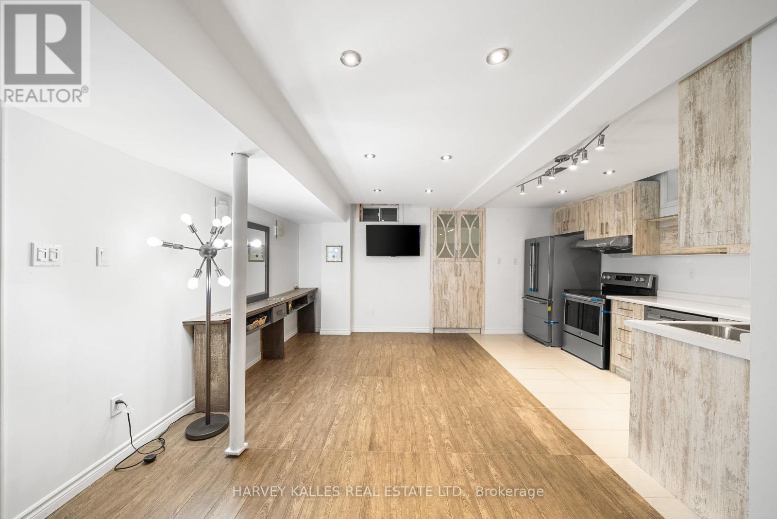 36 BOUNDBROOK DRIVE