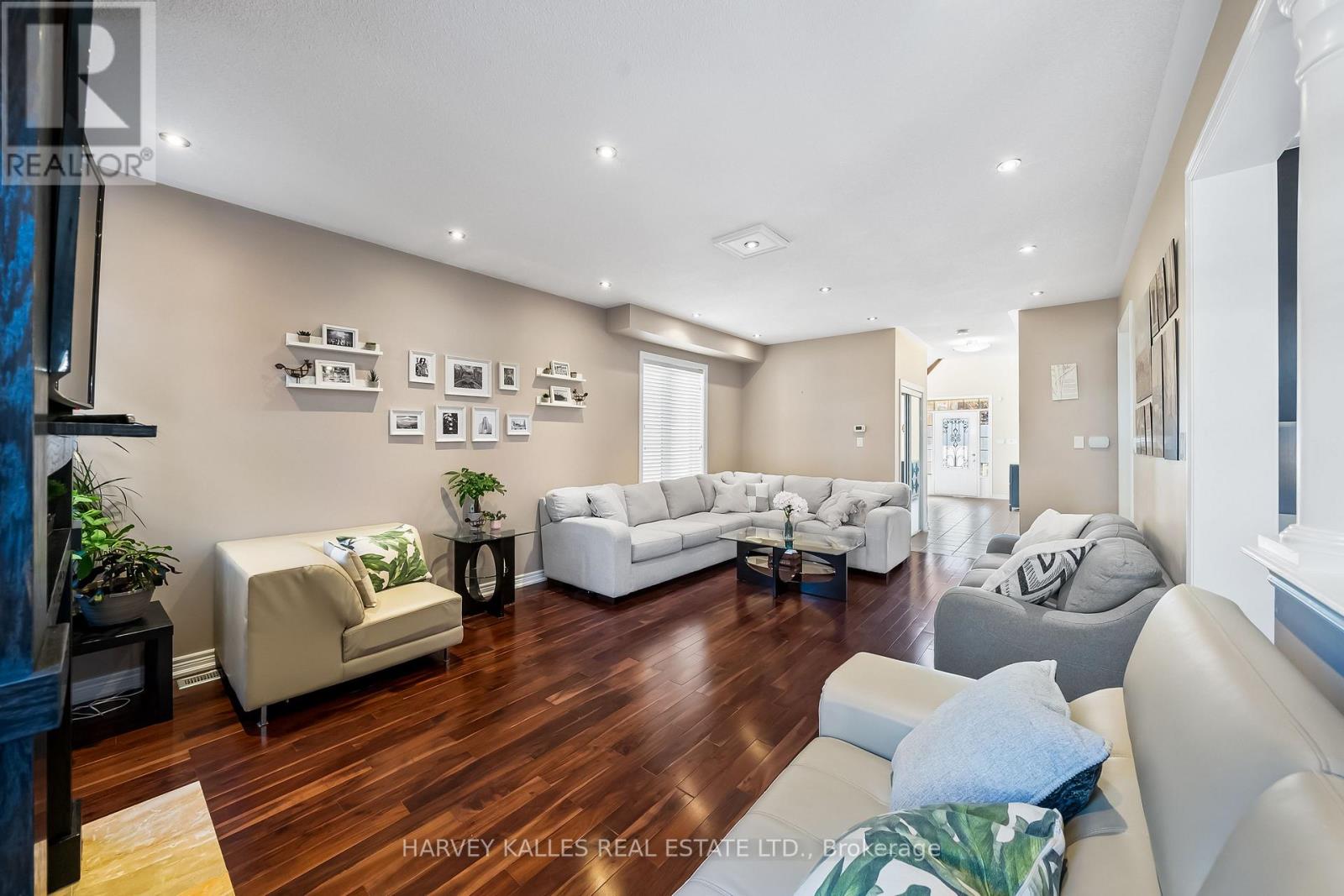 36 BOUNDBROOK DRIVE