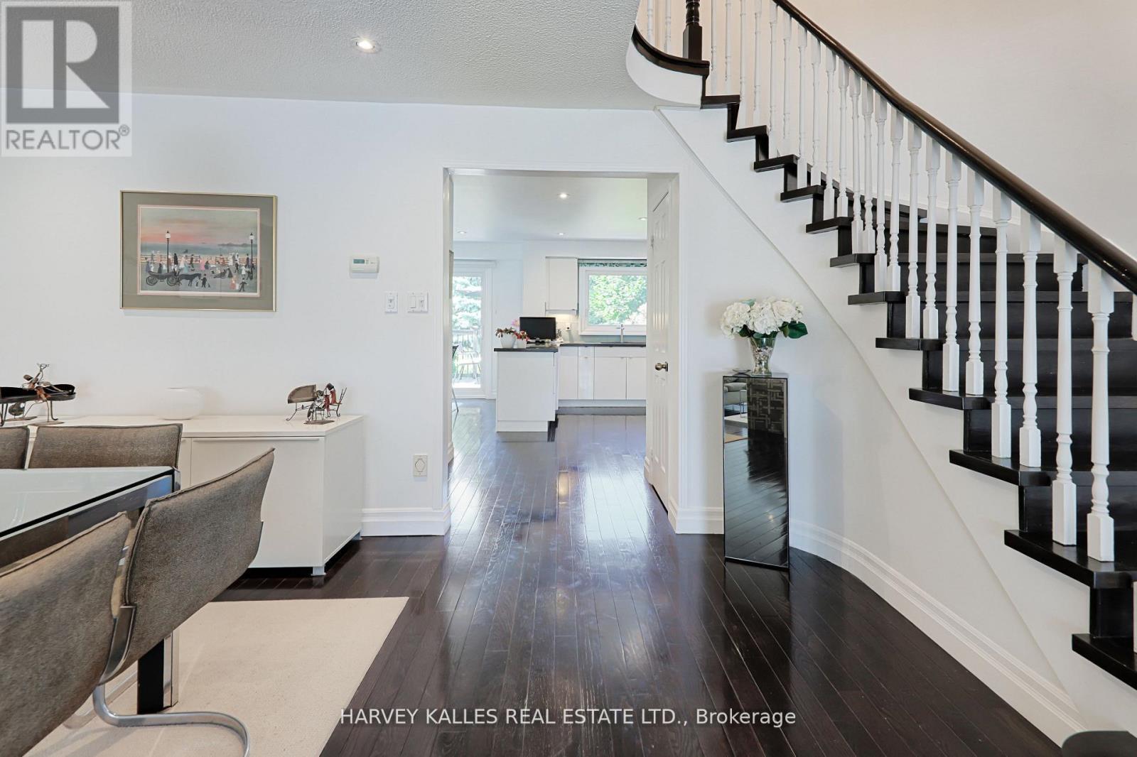 1050 LINDSAY DRIVE