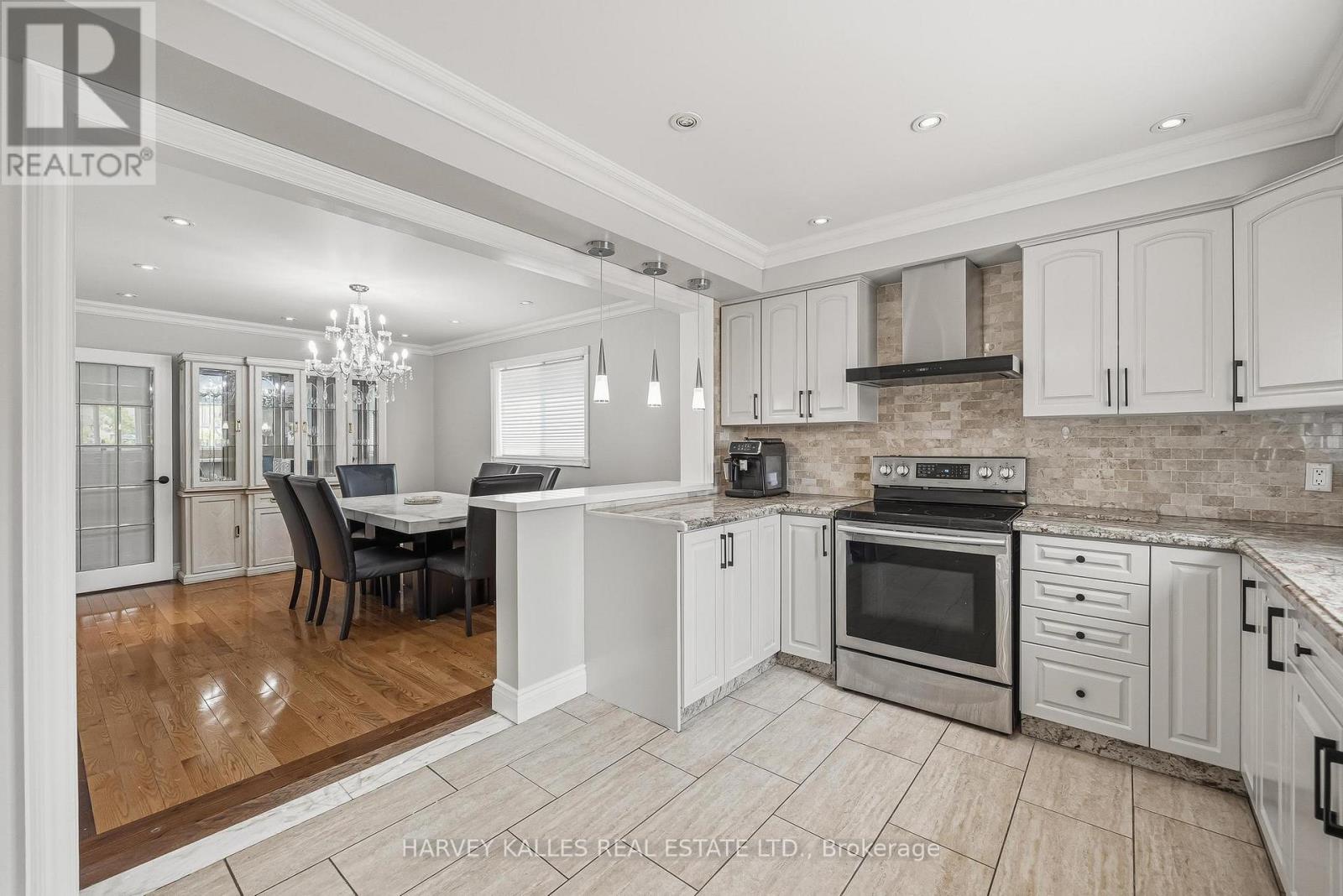951 WHITE CLOVER WAY