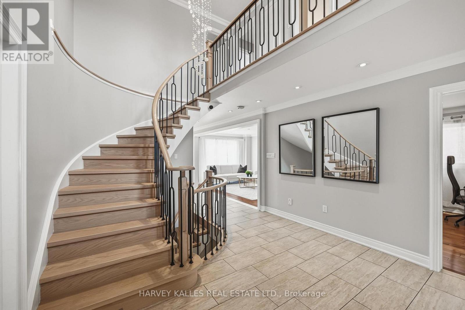 951 WHITE CLOVER WAY