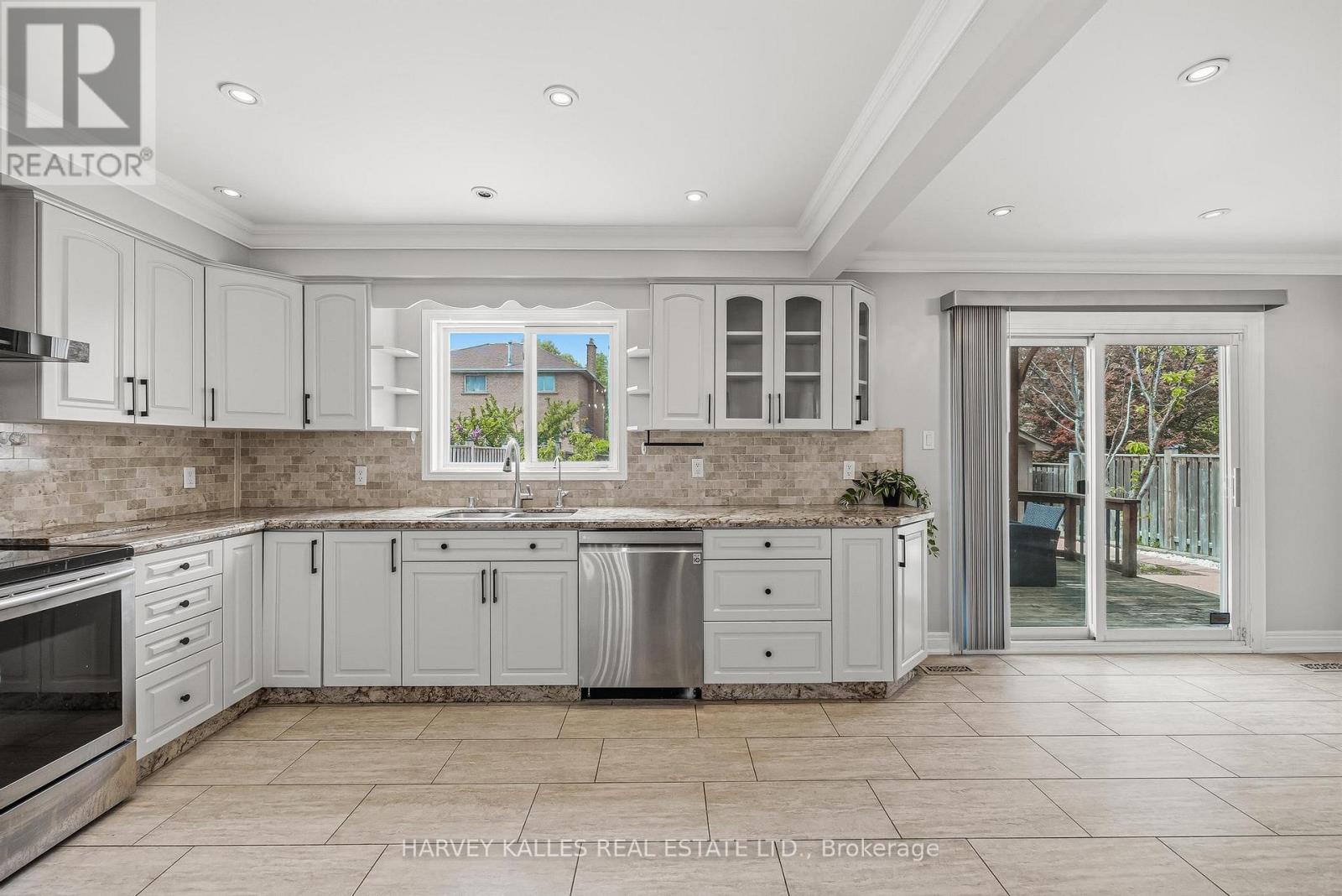 951 WHITE CLOVER WAY